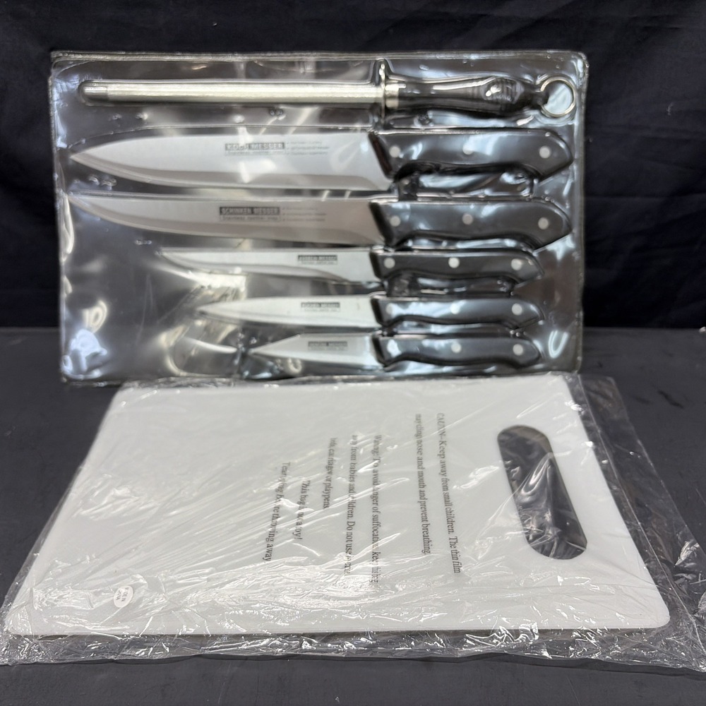 KucheStolz 6 Piece Cutlery Set with Cutting Board - Precision Crafted Cutlery